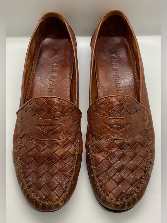 COLE HAAN Distressed Basketweave Detailed Loafers in classic leather Womens 8 - Picture 3 of 6
